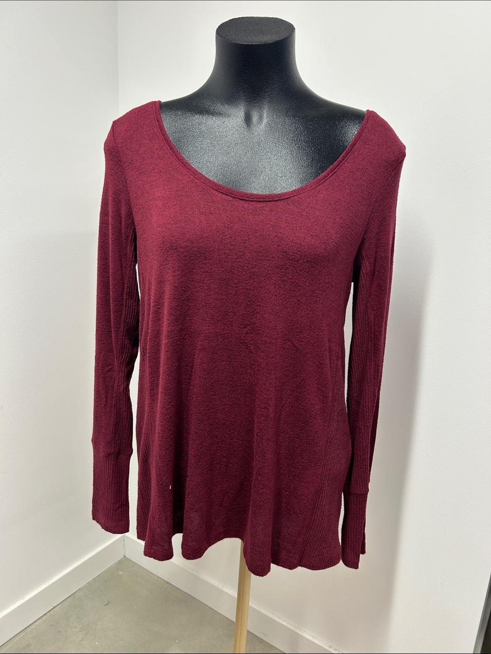 Mudd Burgundy Heathered Ribbed Trim Long Sleeve Scoop Neck Tunic Top M